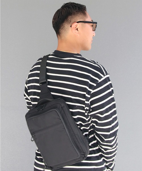 RAW.C(ロークリエイト)の「FUNCTIONAL/ファンクショナル ボディバッグ LIGHT WEIGHT UTILITY SQUARE SLING 撥水 軽量 RCB-091TI(ボディバッグ/ウエストポーチ・メンズ・ブラック・FREE)」の1枚目の写真