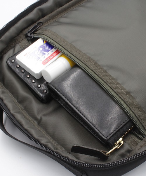 RAW.C(ロークリエイト)の「FUNCTIONAL/ファンクショナル ボディバッグ LIGHT WEIGHT UTILITY SQUARE SLING 撥水 軽量 RCB-091TI(ボディバッグ/ウエストポーチ・メンズ・ブラック・FREE)」の13枚目の写真