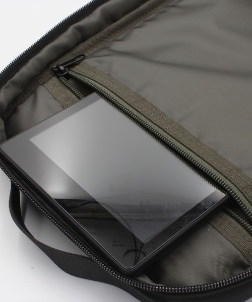 RAW.C(ロークリエイト)の「FUNCTIONAL/ファンクショナル ボディバッグ LIGHT WEIGHT UTILITY SQUARE SLING 撥水 軽量 RCB-091TI(ボディバッグ/ウエストポーチ・メンズ・ブラック・FREE)」の14枚目の写真