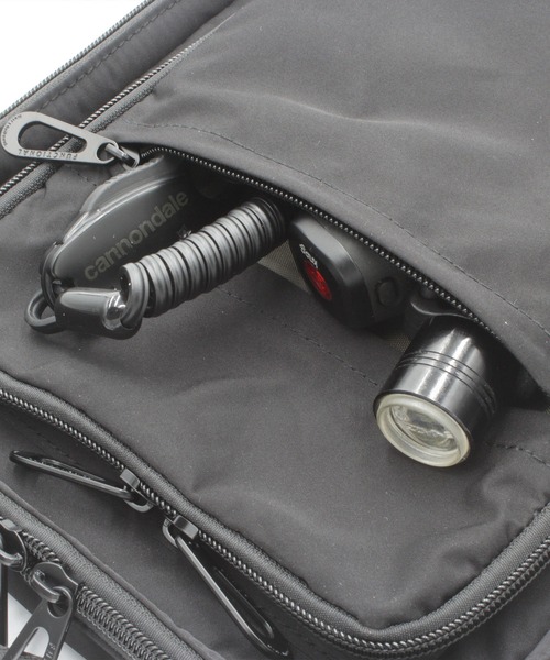 RAW.C(ロークリエイト)の「FUNCTIONAL/ファンクショナル ボディバッグ LIGHT WEIGHT UTILITY SQUARE SLING 撥水 軽量 RCB-091TI(ボディバッグ/ウエストポーチ・メンズ・ブラック・FREE)」の16枚目の写真
