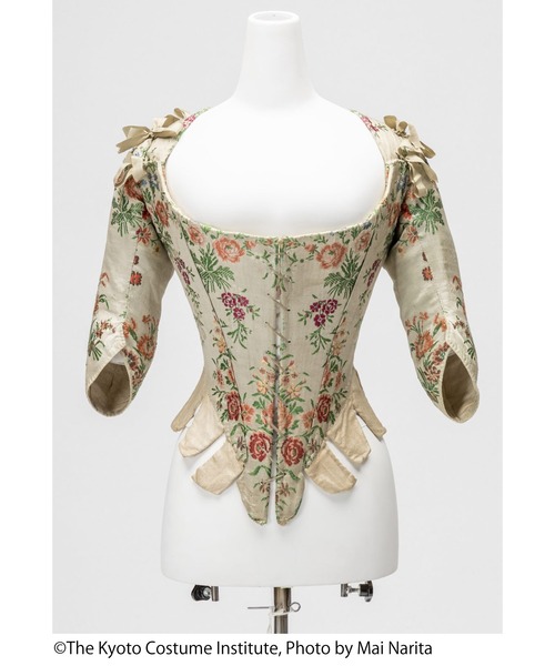 MEDE19F（メデジュウキュウ）の「ＫＣＩ×ＭＥＤＥ１９Ｆ　衣裳柄ソックス〈ライトベージュ〉（ソックス/靴下・レディース・ライトベージュ・ONE SIZE）」の4枚目の写真