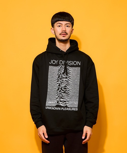 MUSIC TEE(ミュージックティー)の「PULL OVER HOODIE JOY DIVISION “U/K PLEASURES”/プルオーヴァー フーディ― ジョイ ディビジョン "アンノウン プレジャーズ”(パーカー・メンズ・ブラック・MEDIUM/X-LARGE/XX-LARGE/LARGE)」の7枚目の写真