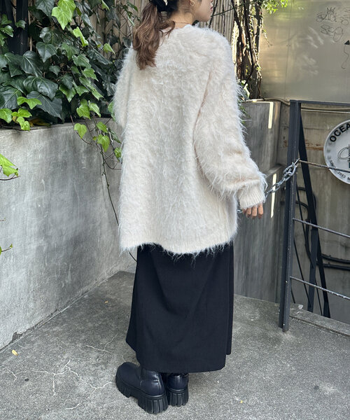 w closet(ダブルクローゼット)の「【6色展開】MIXシャギービッグニットカーディガン(カーディガン/ボレロ・レディース・チャコールグレー/ブルー/アイボリー/オレンジ/パープル/グリーン・FREE)」の14枚目の写真