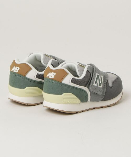 NEW BALANCE(ニューバランス)の「996(スニーカー・キッズ・グレー×ピンク/グレー系その他・16.5cm/12.5cm/14.5cm/15.5cm/13.5cm/15.0cm/16.0cm/14.0cm/13.0cm/12.0cm)」の4枚目の写真
