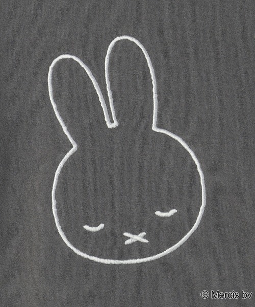 Miffy( ミッフィー)の「【miffy/ミッフィー】スリープ刺繍デザイン裏起毛プルオーバー(別注)(スウェット・レディース・アイボリー/グレー・LL/M/L)」の4枚目の写真