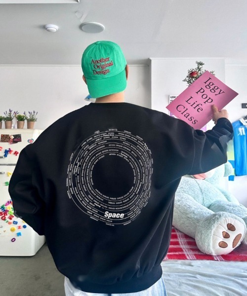 Dalfwin ダールフィン の 韓国ファッション Spaceプリントスウェット スウェット