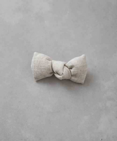 riziere（リジェール）の「リネン蝶ネクタイ（ボタン取り外しシャツ対応）（蝶ネクタイ・キッズ・ブラウン/ピンクベージュ/ナチュラル・FREE）」の4枚目の写真
