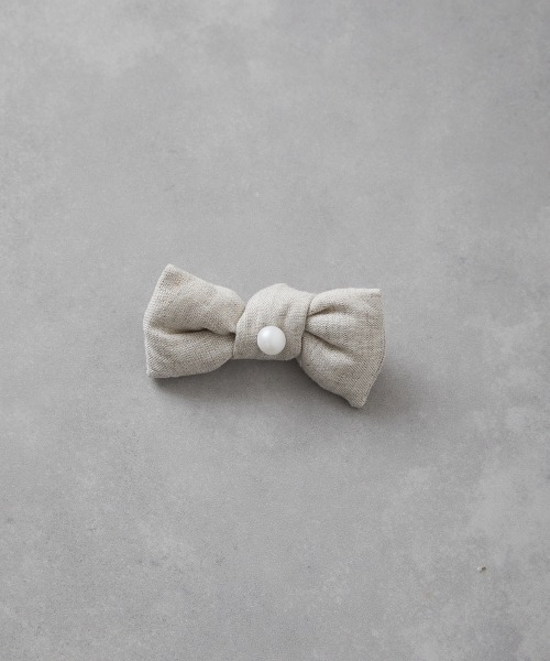 riziere（リジェール）の「リネン蝶ネクタイ（ボタン取り外しシャツ対応）（蝶ネクタイ・キッズ・ブラウン/ピンクベージュ/ナチュラル・FREE）」の5枚目の写真