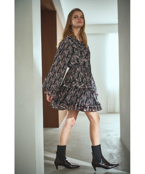 Estella.K(エステラケー)の「Zola Floral Dress ラッフルプリーツプリントミニマムドレス(ワンピース・レディース・パープル系/ブラック系・FREE)」の7枚目の写真