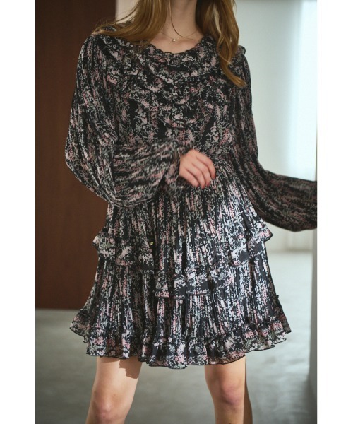 Estella.K(エステラケー)の「Zola Floral Dress ラッフルプリーツプリントミニマムドレス(ワンピース・レディース・パープル系/ブラック系・FREE)」の12枚目の写真