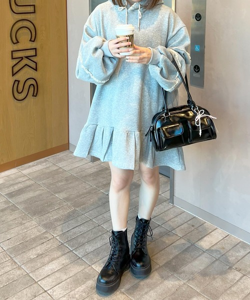 frunco（フランコ）の「スエットパーカーミニワンピース（ワンピース・レディース・ブラック/グレー・FREE）」の19枚目の写真