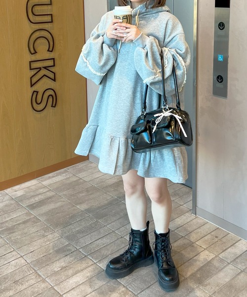 frunco（フランコ）の「スエットパーカーミニワンピース（ワンピース・レディース・ブラック/グレー・FREE）」の21枚目の写真