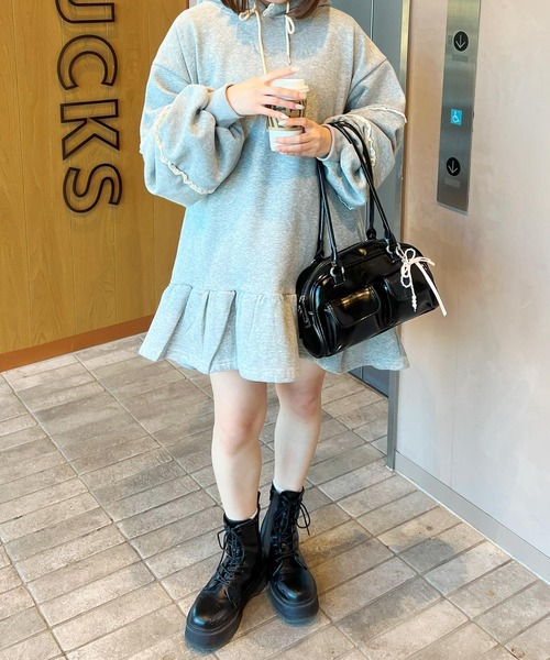 frunco（フランコ）の「スエットパーカーミニワンピース（ワンピース・レディース・ブラック/グレー・FREE）」の17枚目の写真