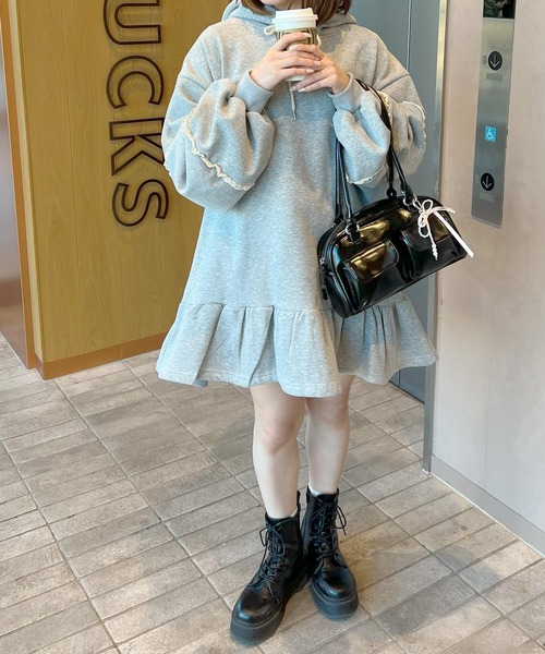 frunco（フランコ）の「スエットパーカーミニワンピース（ワンピース・レディース・ブラック/グレー・FREE）」の18枚目の写真