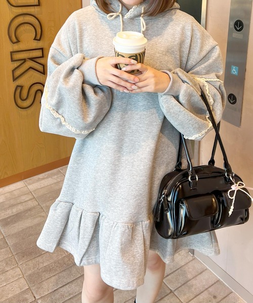 frunco（フランコ）の「スエットパーカーミニワンピース（ワンピース・レディース・ブラック/グレー・FREE）」の10枚目の写真