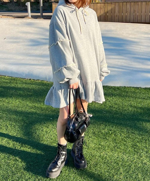 frunco（フランコ）の「スエットパーカーミニワンピース（ワンピース・レディース・ブラック/グレー・FREE）」の16枚目の写真