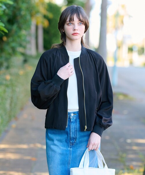 DRESSTERIOR(ドレステリア)の「【サステナブル】2WAYシルエットMA1(ブルゾン・レディース・ブラック/サンドベージュ・34/36/38)」の20枚目の写真