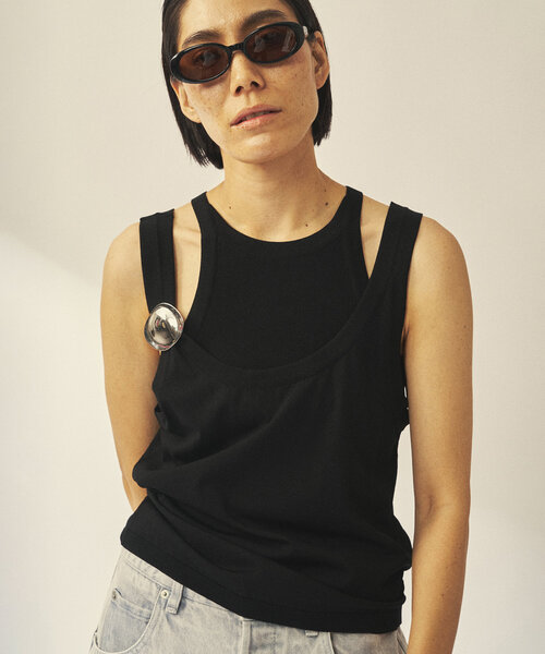 Whim Gazette(ウィムガゼット)の「【GEMINI】レイヤードノースリニット(ニット/セーター・レディース・ブラウン/ブラック・FREE)」の2枚目の写真