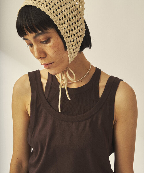 Whim Gazette(ウィムガゼット)の「【GEMINI】レイヤードノースリニット(ニット/セーター・レディース・ブラウン/ブラック・FREE)」の3枚目の写真