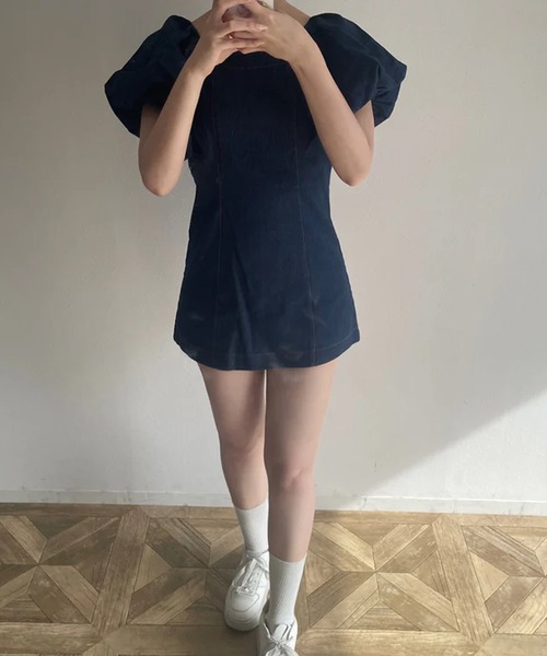 merrylatte（メリーラテ）の「バルーンスリーブデニムミニワンピ（ワンピース・レディース・インディゴブルー/ホワイト/ブラック・FREE）」の3枚目の写真