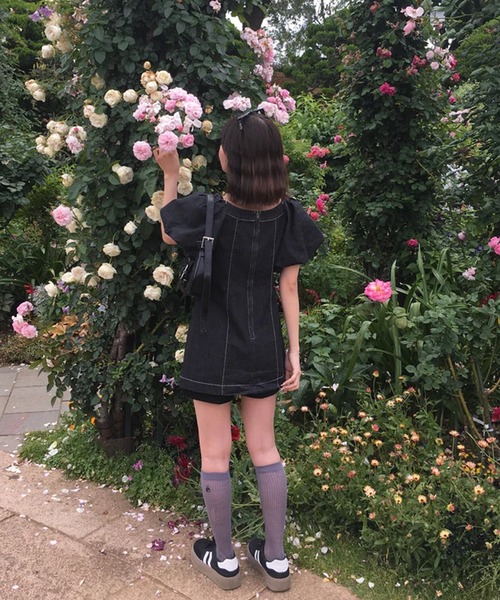 merrylatte（メリーラテ）の「バルーンスリーブデニムミニワンピ（ワンピース・レディース・インディゴブルー/ホワイト/ブラック・FREE）」の7枚目の写真