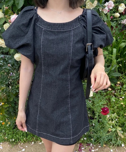 merrylatte（メリーラテ）の「バルーンスリーブデニムミニワンピ（ワンピース・レディース・インディゴブルー/ホワイト/ブラック・FREE）」の14枚目の写真