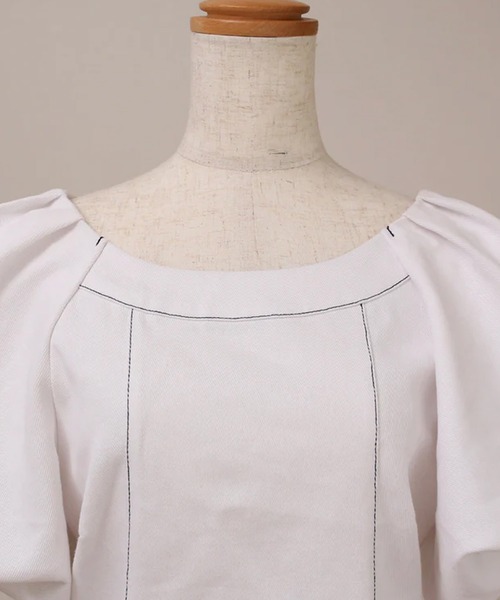 merrylatte（メリーラテ）の「バルーンスリーブデニムミニワンピ（ワンピース・レディース・インディゴブルー/ホワイト/ブラック・FREE）」の19枚目の写真