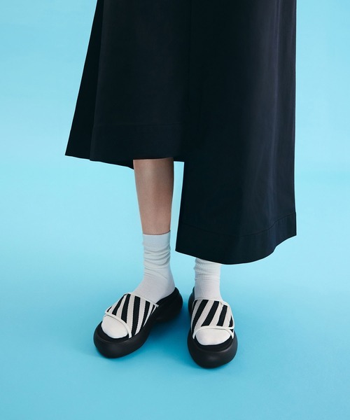 CHARLES & KEITH(チャールズ & キース)の「プラットフォーム スポーツサンダル(サンダル・レディース・ブラック系その他2/マルチ・22.5cm/23cm/23.5cm/24.5cm/25cm/25.5cm/26.5cm)」の2枚目の写真