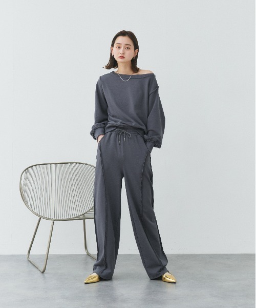ad thie（アドティエ）の「アウトシーム オフショル スウェットプルオーバー（スウェット・レディース・チャコール/アイボリー/杢グレー・FREE）」の22枚目の写真