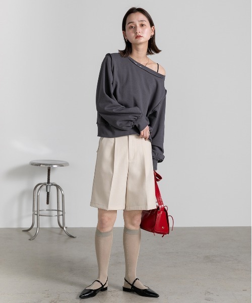 ad thie（アドティエ）の「アウトシーム オフショル スウェットプルオーバー（スウェット・レディース・チャコール/アイボリー/杢グレー・FREE）」の14枚目の写真