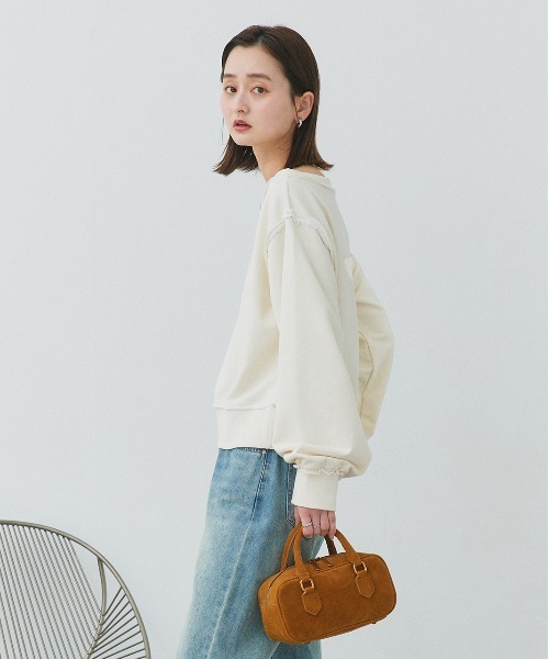 ad thie（アドティエ）の「アウトシーム オフショル スウェットプルオーバー（スウェット・レディース・チャコール/アイボリー/杢グレー・FREE）」の10枚目の写真