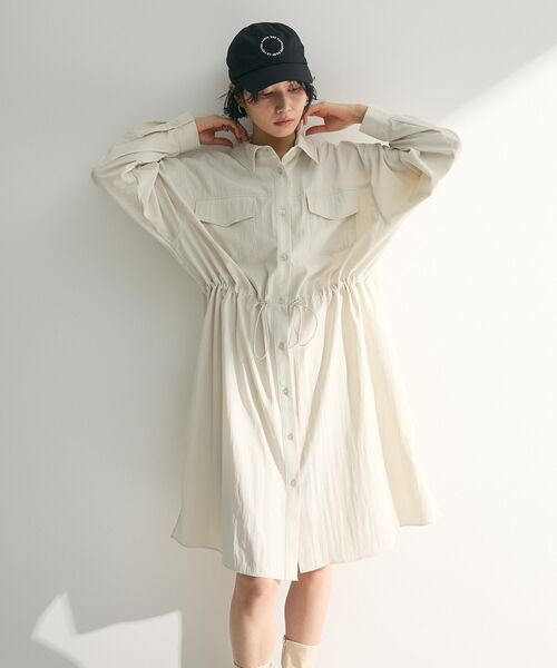 Green　Parks（グリーンパークス）の「ミディ丈ミリタリーシャツワンピース（シャツワンピース・レディース・カーキ/ブルー/ホワイト系その他2/ダークネイビー・FREE）」の19枚目の写真