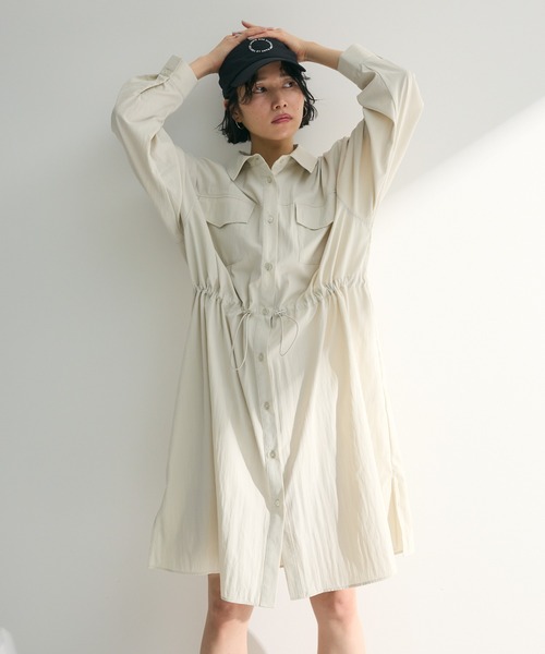 Green　Parks（グリーンパークス）の「ミディ丈ミリタリーシャツワンピース（シャツワンピース・レディース・カーキ/ブルー/ホワイト系その他2/ダークネイビー・FREE）」の2枚目の写真