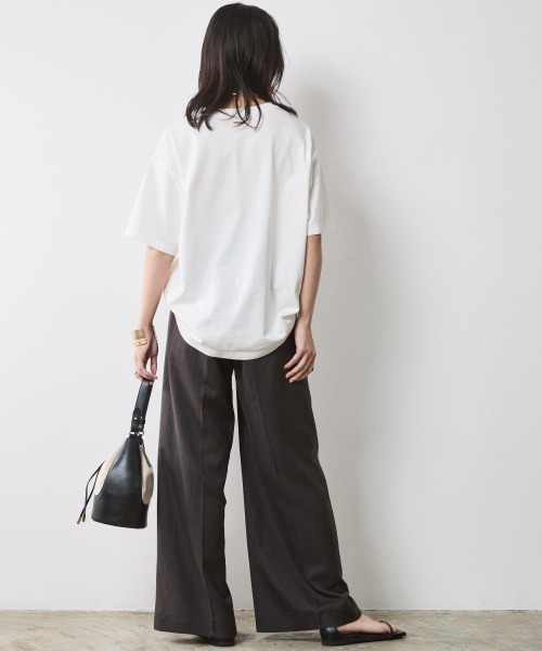 CHIC STYLE（シックスタイル）の「レーヨン麻タックワイドパンツ＜大きいサイズ有＞シックスタイル（スラックス・レディース・オフホワイト/チャコール・5L/4L/3L/LL/L/M）」の11枚目の写真