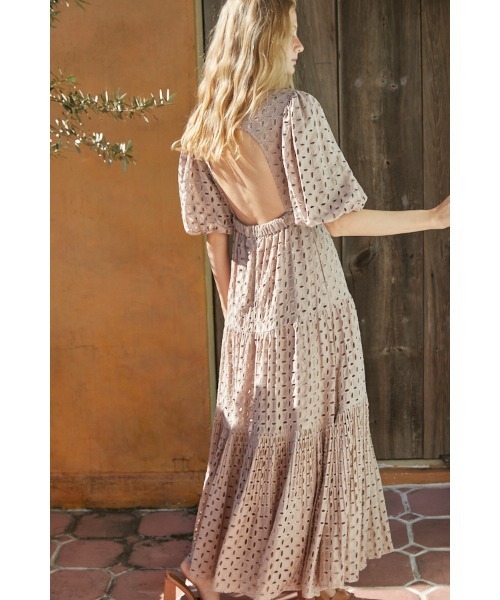 Estella.K(エステラケー)の「Eliana Lace Dress オープンバックシアーレースドレス(ワンピース・レディース・ホワイト/ピンク系/ベージュ/ミント/ブラック・FREE)」の20枚目の写真