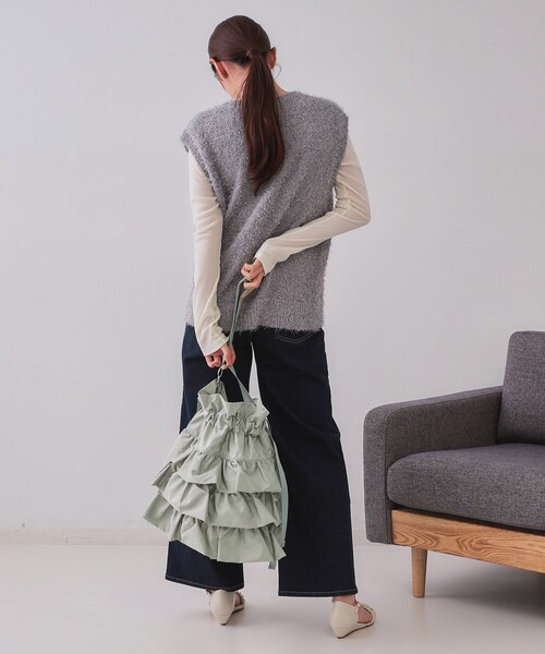 OPAQUE.CLIP（オペークドットクリップ）の「【長さ調整可能】ドロストリボンフリルティアードショルダーバッグ（ショルダーバッグ・レディース・グレー/ブラック/グリーン系/ベージュ・00）」の9枚目の写真