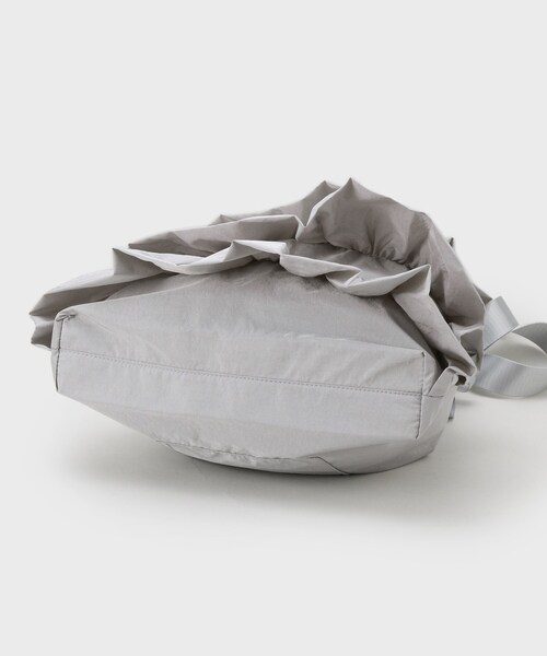 OPAQUE.CLIP（オペークドットクリップ）の「【長さ調整可能】ドロストリボンフリルティアードショルダーバッグ（ショルダーバッグ・レディース・グレー/ブラック/グリーン系/ベージュ・00）」の20枚目の写真