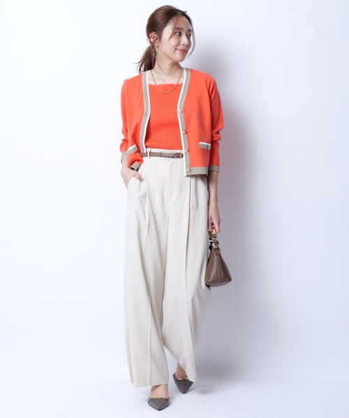 JUSGLITTY（ジャスグリッティー）の「配色Vネックカーデアンサンブル