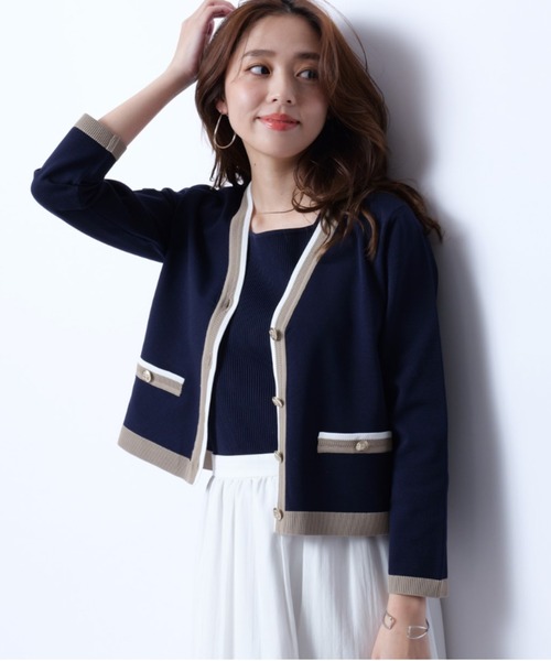 新品✨JUSGLITTY 配色　Vネックカーデ　アンサンブル ジャスグリッティー JUSGLITTY（ジャスグリッティー）の「配色Vネックカーデアンサンブル