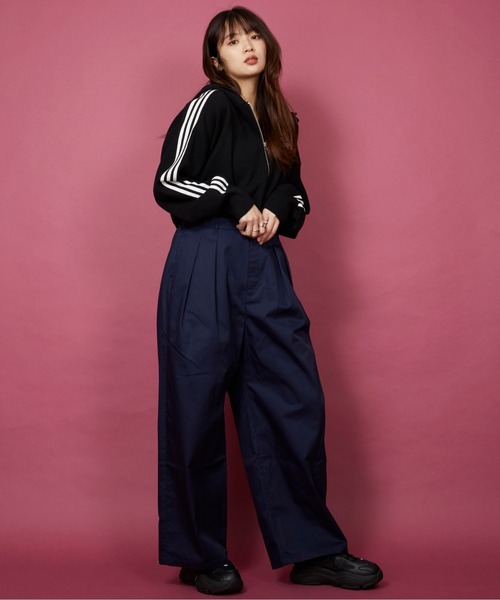 unrelaxing（アンリラクシング）の「ツータックボリュームワイドスラックス（スラックス・メンズ・ネイビー/ブラック・マルチサイズ）」の5枚目の写真