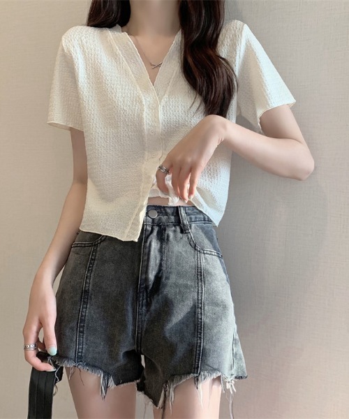 maison de LATIR(メゾンドラティール)の「ボリュームボトムにバランスが取りやすいショート丈Vネック半袖トップス(Tシャツ/カットソー・レディース・ブラック/ホワイト/ピンク・ONESIZE)」の20枚目の写真