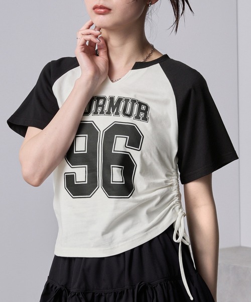 nui nullu(ヌイヌル)の「【nui nullu】サイドシャーリングリボンキーネックナンバリングラグランTシャツ(Tシャツ/カットソー・レディース・ネイビー/チャコールグレー/ブラック/ワイン/サックスブルー・FREE)」の9枚目の写真