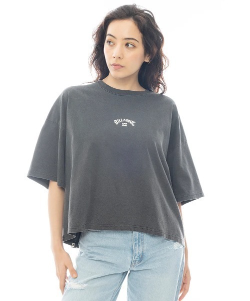 BILLABONG（ビラボン）の「BILLABONG レディース ARCH LOGO PIGMENT WIDE LOOSE CROPPED TEE Tシャツ 【2025年春夏モデル】/ビラボンロゴバックプリントクロップド丈半袖Tシャツ（Tシャツ/カットソー・レディース・ホワイト/オフホワイト/ブルー系その他/オレンジ系その他・MEDIUM）」の20枚目の写真