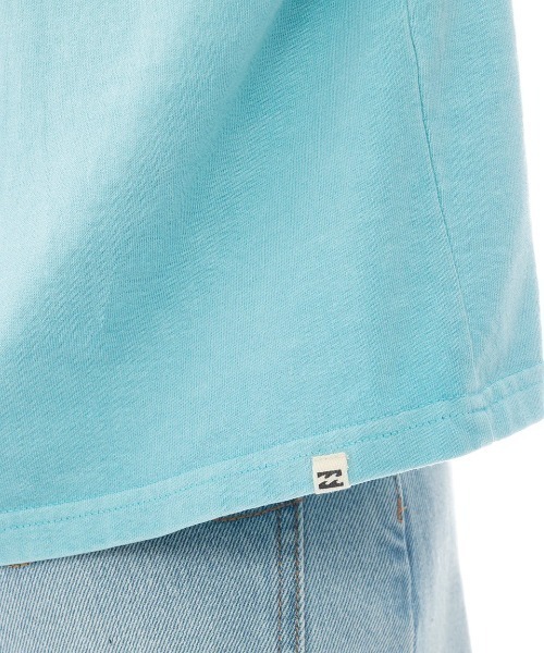 BILLABONG（ビラボン）の「BILLABONG レディース ARCH LOGO PIGMENT WIDE LOOSE CROPPED TEE Tシャツ 【2025年春夏モデル】/ビラボンロゴバックプリントクロップド丈半袖Tシャツ（Tシャツ/カットソー・レディース・ホワイト/オフホワイト/ブルー系その他/オレンジ系その他・MEDIUM）」の15枚目の写真