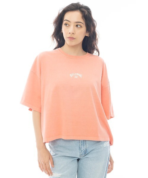 BILLABONG（ビラボン）の「BILLABONG レディース ARCH LOGO PIGMENT WIDE LOOSE CROPPED TEE Tシャツ 【2025年春夏モデル】/ビラボンロゴバックプリントクロップド丈半袖Tシャツ（Tシャツ/カットソー・レディース・ホワイト/オフホワイト/ブルー系その他/オレンジ系その他・MEDIUM）」の16枚目の写真