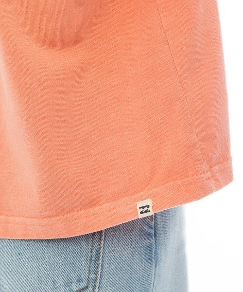 BILLABONG（ビラボン）の「BILLABONG レディース ARCH LOGO PIGMENT WIDE LOOSE CROPPED TEE Tシャツ 【2025年春夏モデル】/ビラボンロゴバックプリントクロップド丈半袖Tシャツ（Tシャツ/カットソー・レディース・ホワイト/オフホワイト/ブルー系その他/オレンジ系その他・MEDIUM）」の8枚目の写真
