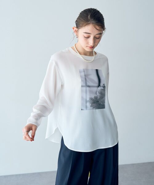 YECCA VECCA(イェッカヴェッカ)の「フォトプリントジョーゼットTee(Tシャツ/カットソー・レディース・ライトグレー/オフホワイト・FREE)」の7枚目の写真