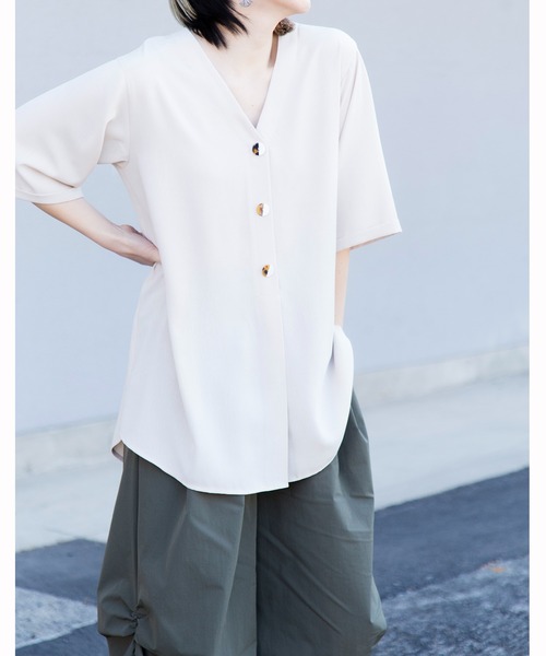 OSMOSIS(オズモーシス)の「【WEB限定アイテム】バックタックブラウス(シャツ/ブラウス・レディース・アイボリー/ブラック・ONE SIZE)」の9枚目の写真