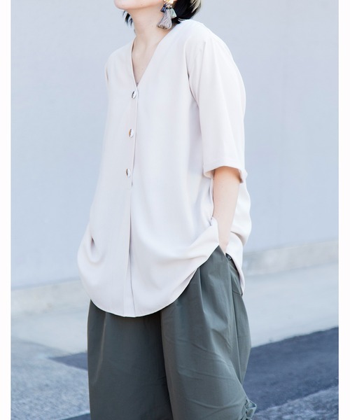 OSMOSIS(オズモーシス)の「【WEB限定アイテム】バックタックブラウス(シャツ/ブラウス・レディース・アイボリー/ブラック・ONE SIZE)」の11枚目の写真