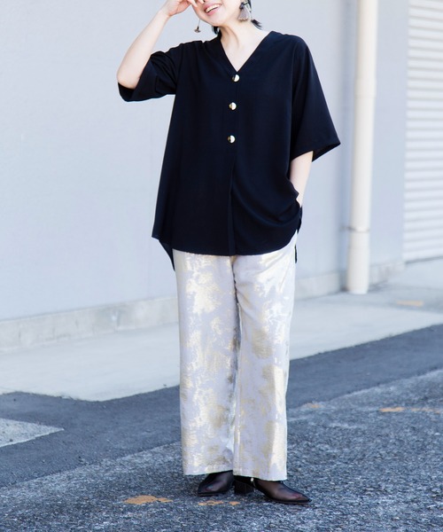 OSMOSIS(オズモーシス)の「【WEB限定アイテム】バックタックブラウス(シャツ/ブラウス・レディース・アイボリー/ブラック・ONE SIZE)」の13枚目の写真